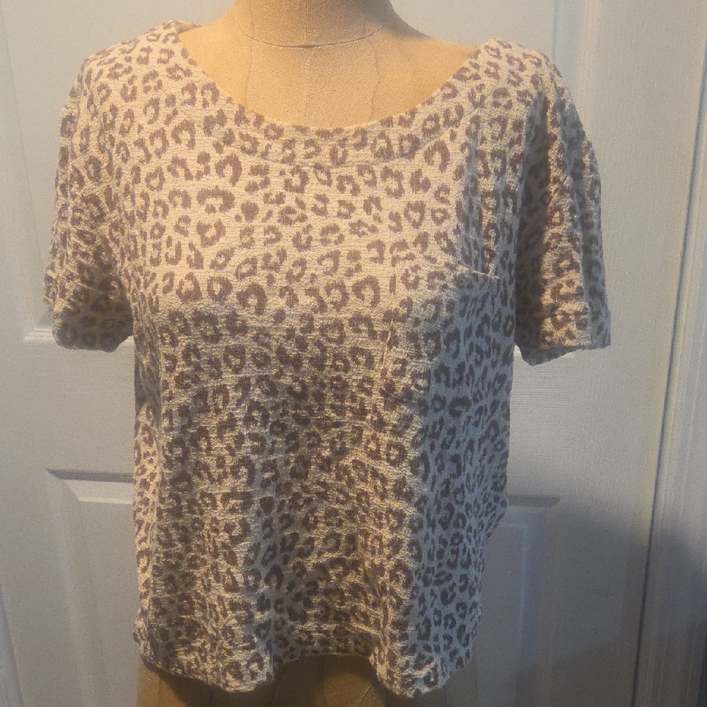GAP Animal Print Short Sleeve Top
